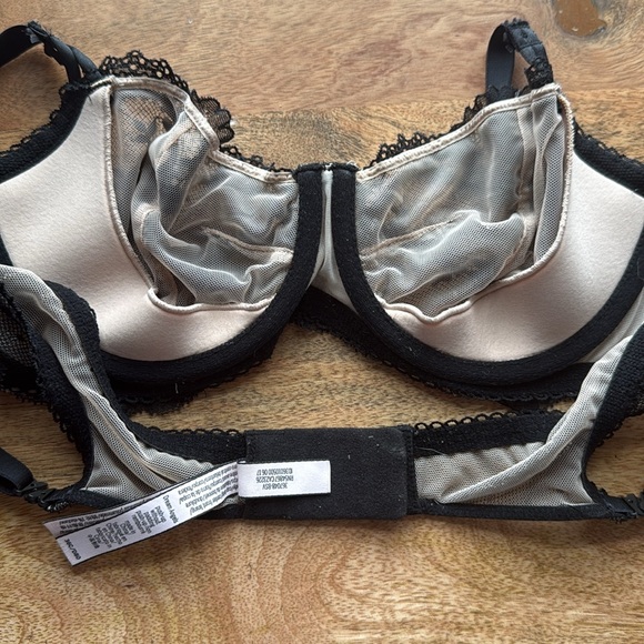 VS Black & Nude Lace Bra Unlined 36C - Picture 4 of 5